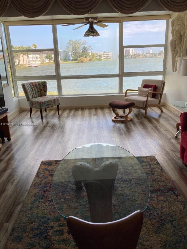 Photo - 18901 NE 14th Ave Unit 101