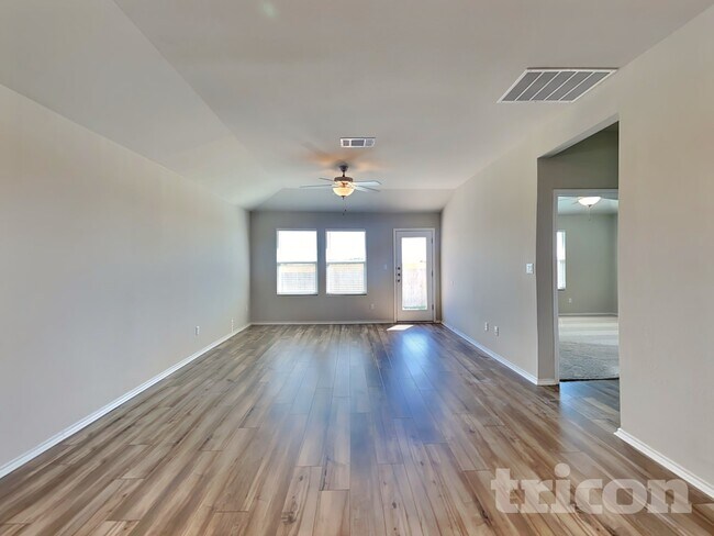 Photo - 5105 Sidesaddle Dr