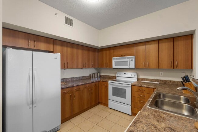 255 NE 3rd Ave Unit 2205