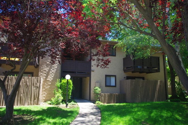 Grouse Run Apartments