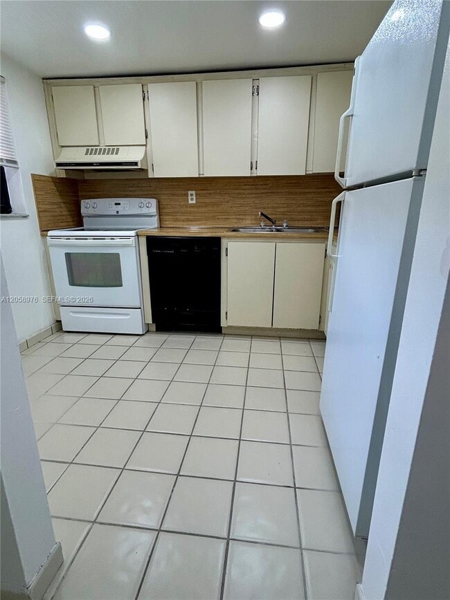 Photo - 210 W Park Dr Unit 201-2