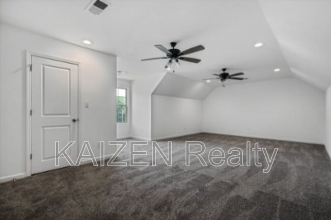 Photo - 57 Scattered Oaks Dr