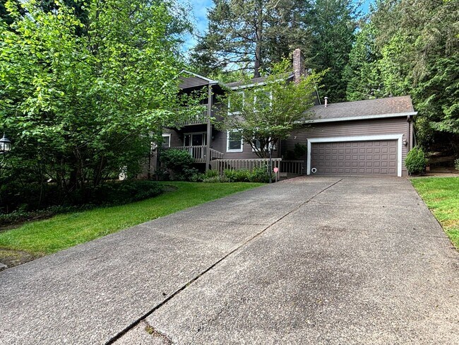 Photo - Beautiful Updated Lake Oswego Home in Mt. ...