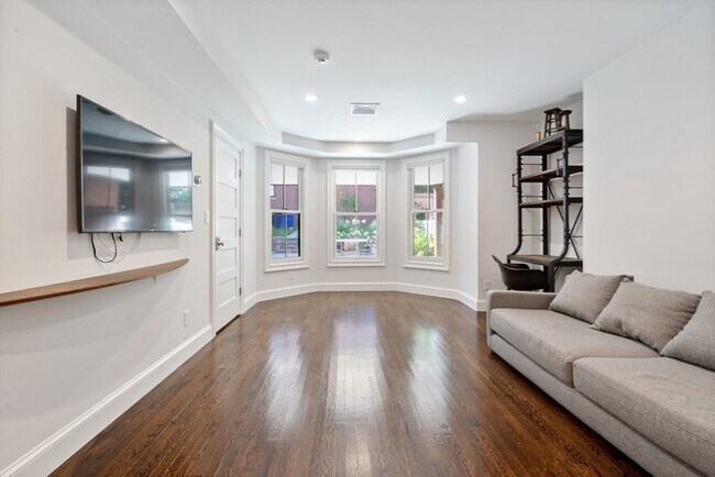 Building Photo - 57 Monmouth St Unit 0 Rental