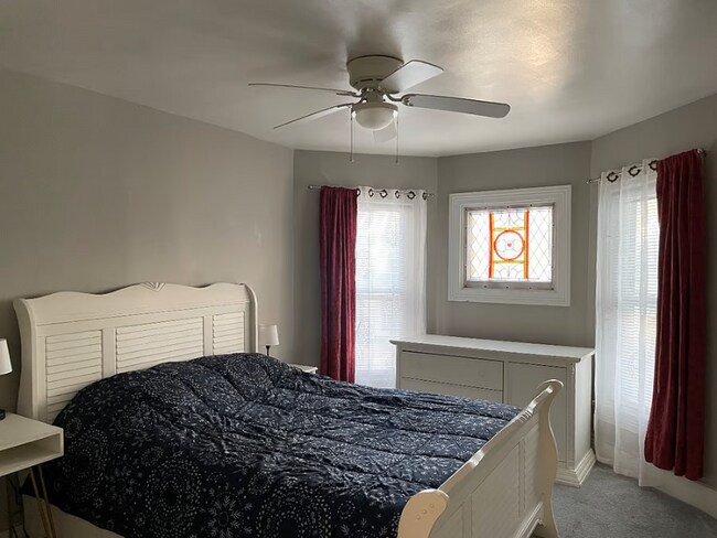 Photo - 52 18th St Unit 2 br upper updated fully furnished apt