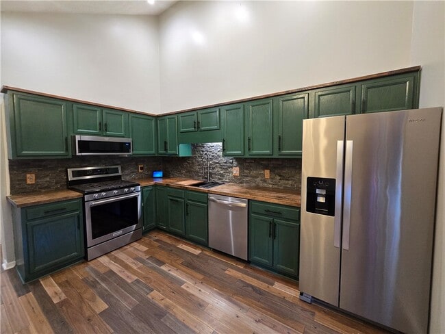 Photo - 9 Hepatica Ln