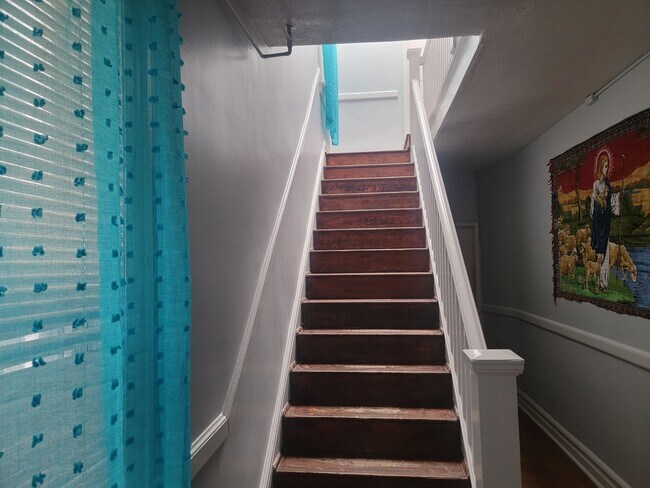 291 Cator Ave Unit 3