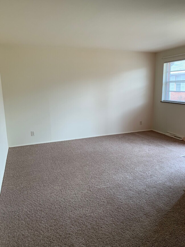 Leesburg Apartments HydePark/Oakley Cincinnati, OH