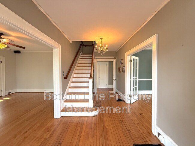 Photo - 613 S York St