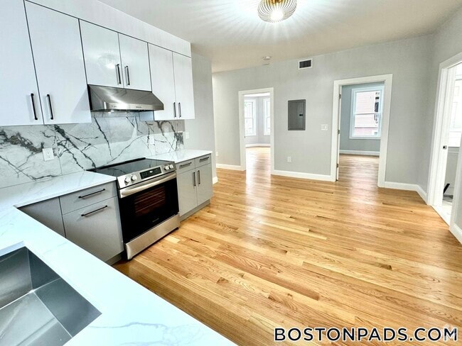 Building Photo - 190 Hillside St Unit 2 Rental