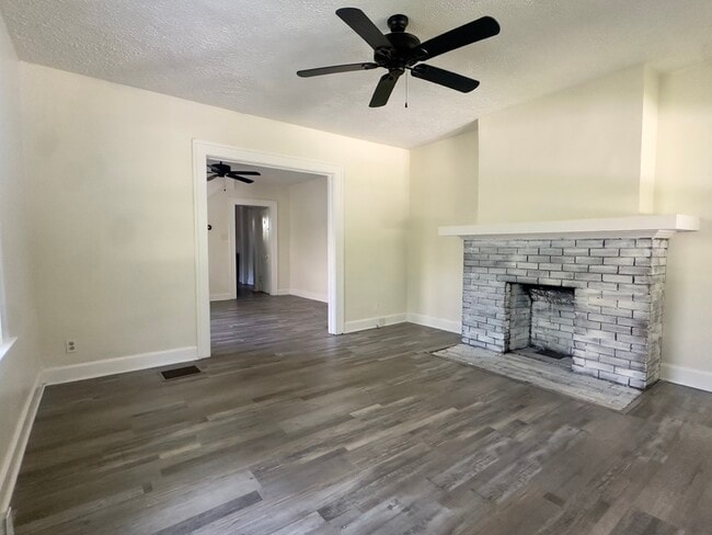 Building Photo - 3245 Boulevard Pl Rental