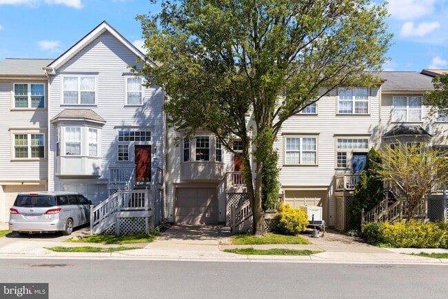 Photo - 104 Frazer Dr Townhome