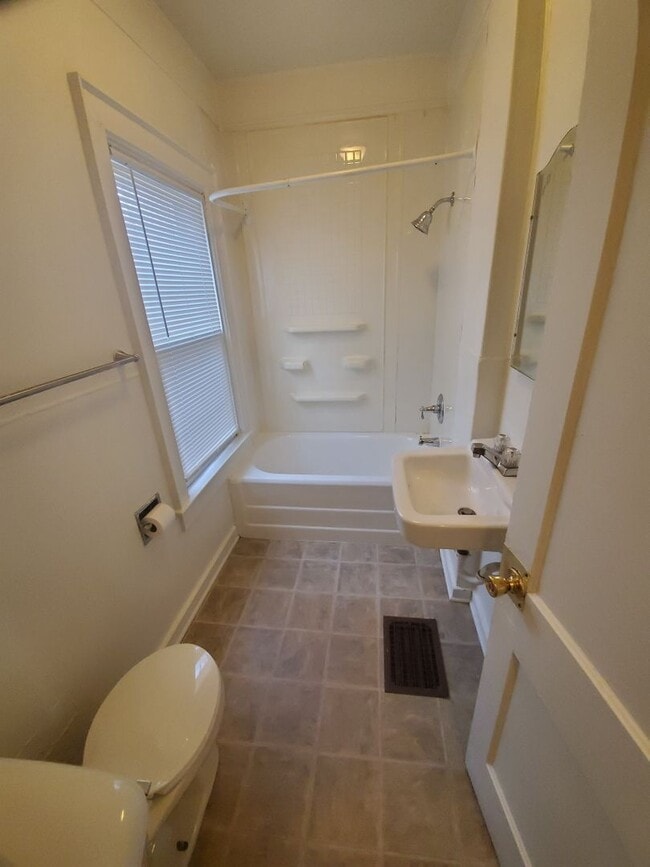 1168 Shawano Ave Rental House Rental in Green Bay, WI