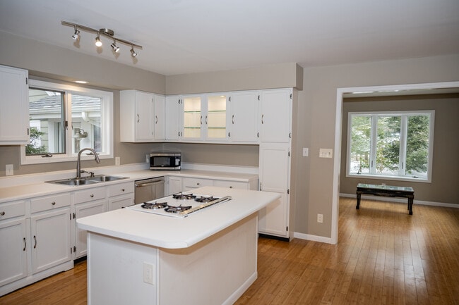 Photo - 2335 N Arbutus Lake Rd