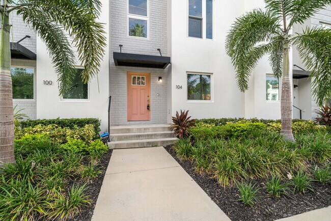 Photo - BEAUTIFUL Town Home For Rent in Downtown S...