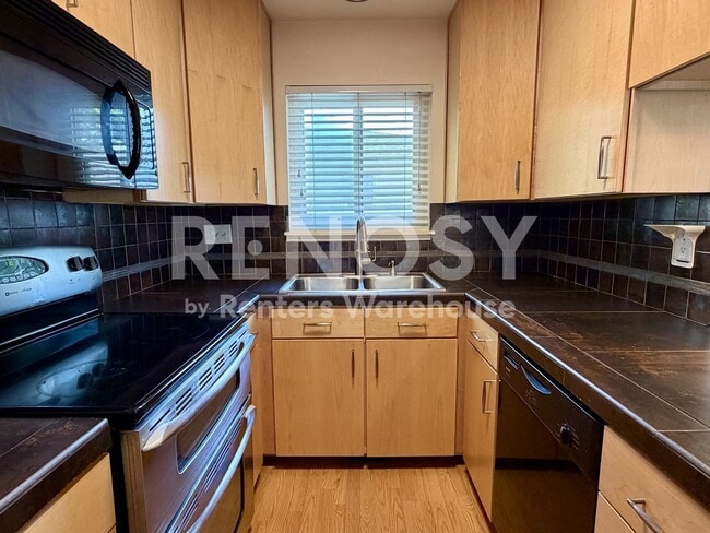 Photo - 9195 E Lehigh Ave