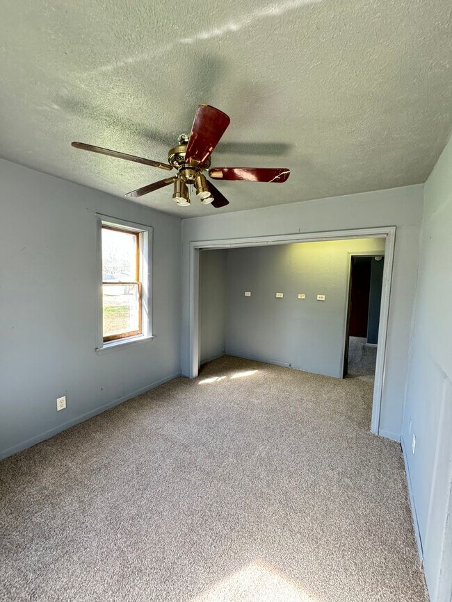 Photo - 3 Bedrooms, 2 Bath Home in South Bend IN