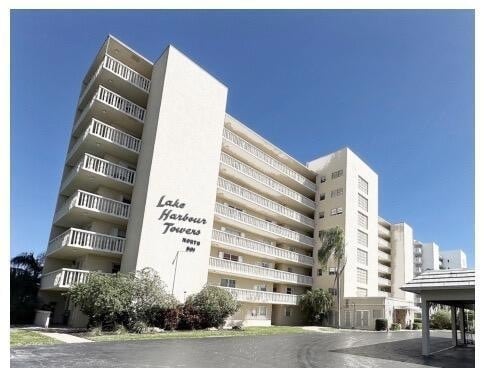 Photo - 501 Lake Shore Dr