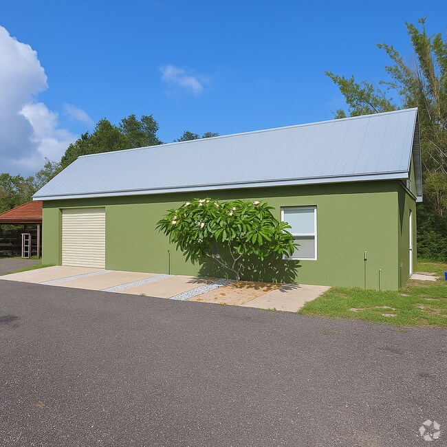 Exterior 2 - 11111 Country River Dr Unit Auxiliary Barn Rental