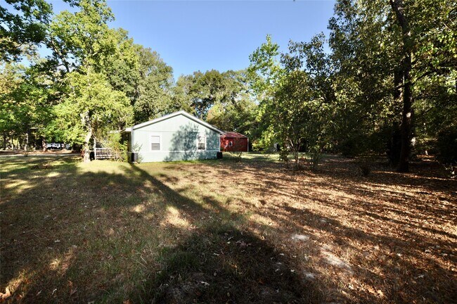Photo - 208 Blue Lake Dr