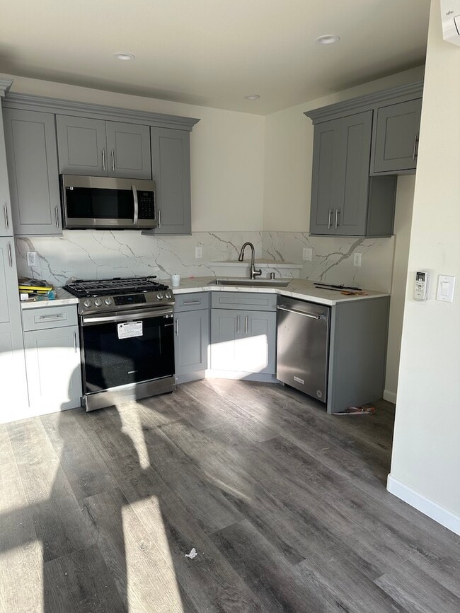 Photo - 452 N Crescent Heights Blvd