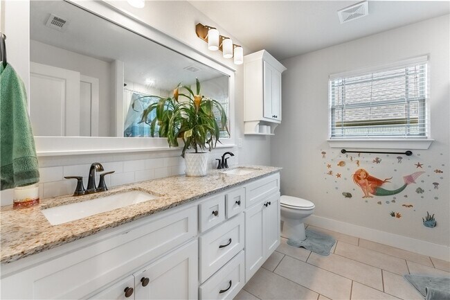 Photo - 1100 Huntleigh Dr