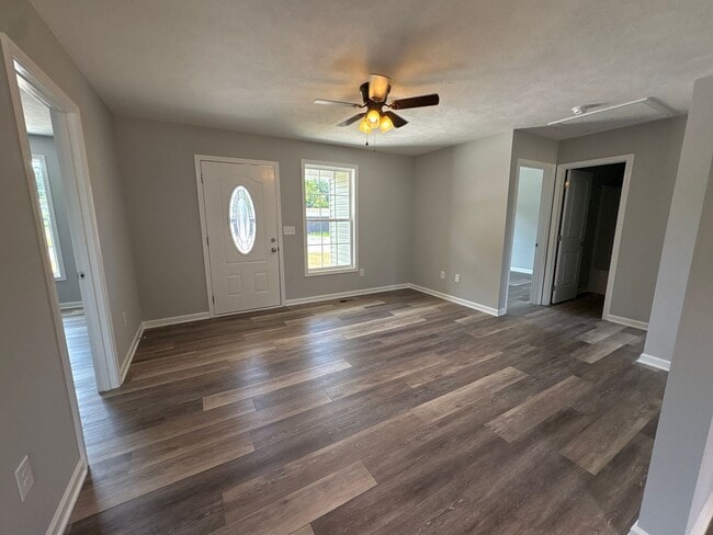 Photo - 307 W Coffee St