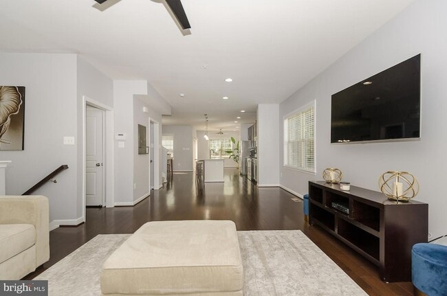 Photo - 7523 Holly Ridge Dr