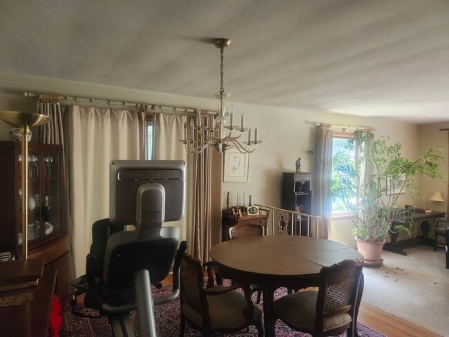 Photo - 25 Larkin St
