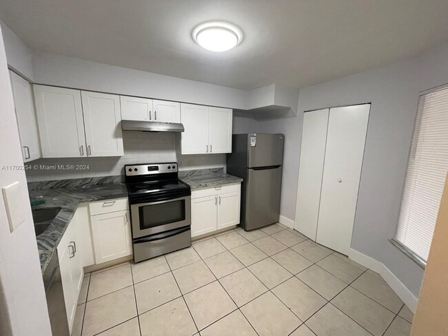 Photo - 2288 SW 81st Ave Unidad GREAT 2 BEDROOM UPATED
