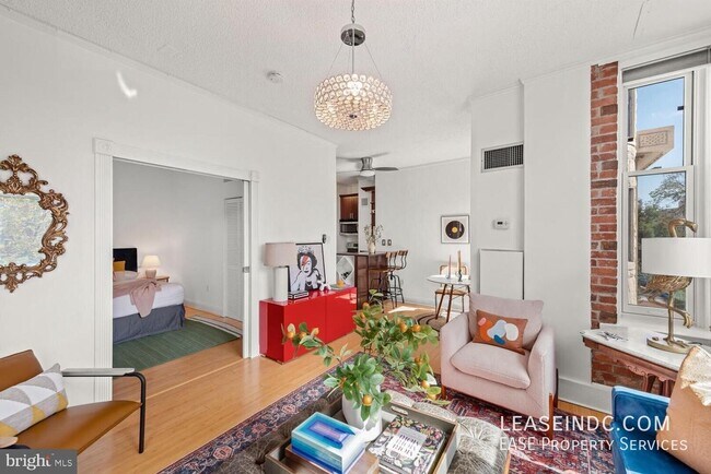 1615 Q St NW Unit 203