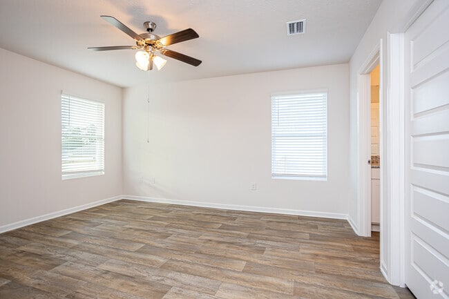 3BR, 2BA - 1,568SF
