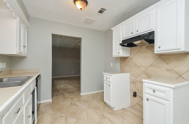 Photo - 4522 Donalbain Dr