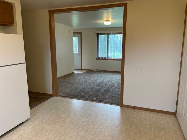 Photo - 702 Steven Ave