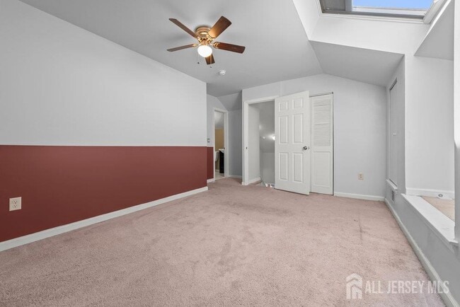 Photo - 806 Jesse Way