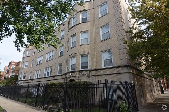 Building Photo - 6305 N Claremont Ave Rental