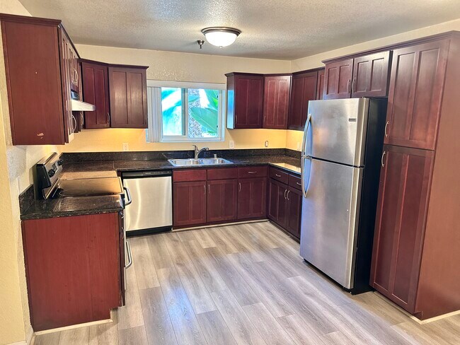 Kitchen - 5252 Orange Ave, #103
