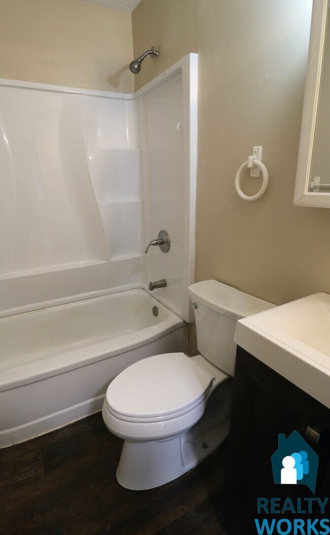 Photo - 4 Bedroom Home in North Lincoln