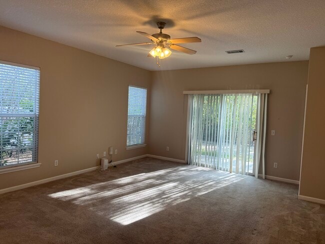 Building Photo - 118 Callie Cir