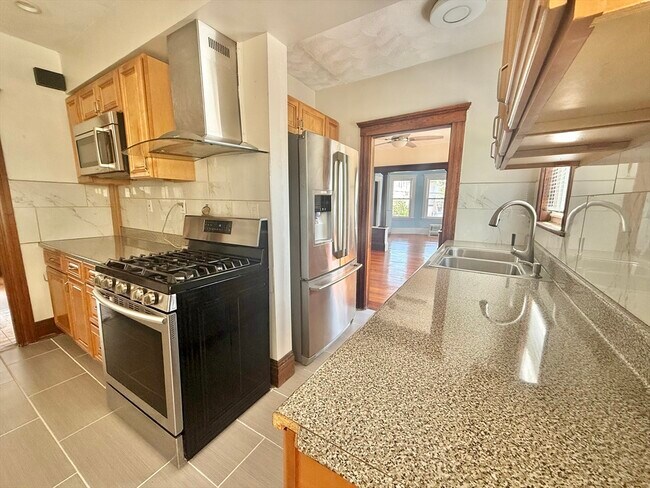 Photo - 39 Dunbar Ave Unit 1