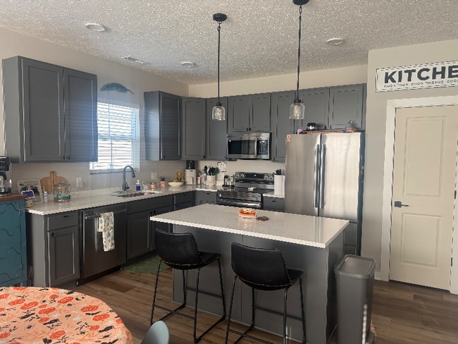 Photo - 566 Rochdale Run