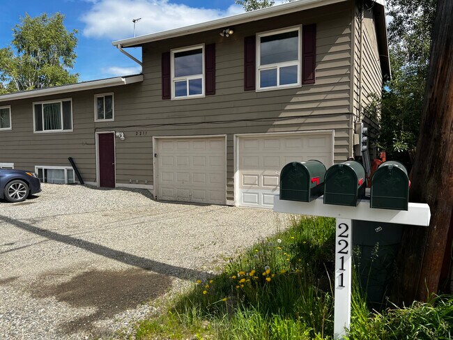 Photo - 2211 S Barnette St Unit 3