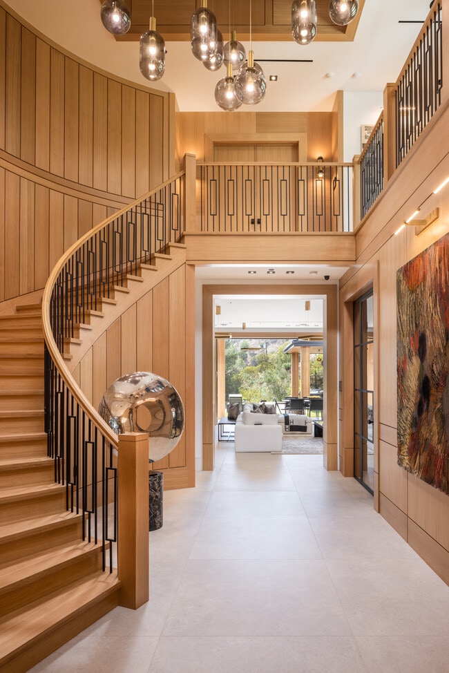 9814 Curwood Pl House House Rental in Beverly Hills, CA