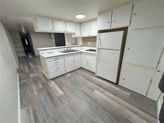 Photo - 1410 Lakeview Dr House