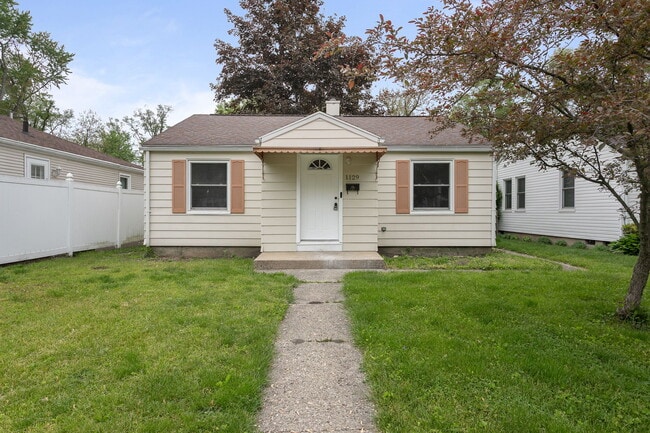 Photo - 1129 W Beale St