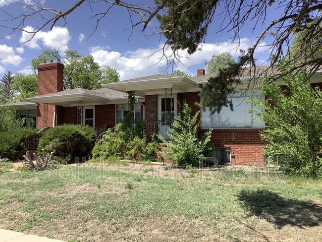Photo - 1520 E Pikes Peak Ave Apartment