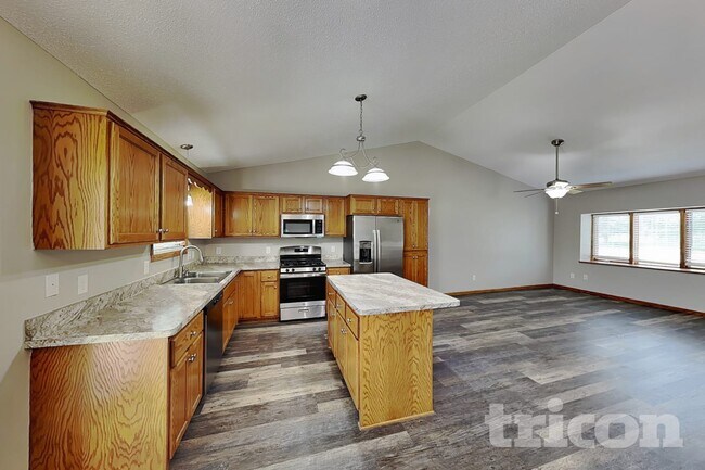Photo - 15691 79th St NE
