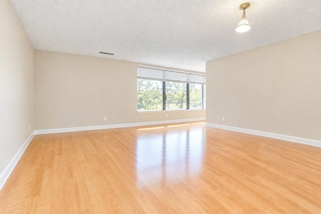 1002 Paradise Rd Unit 1 O