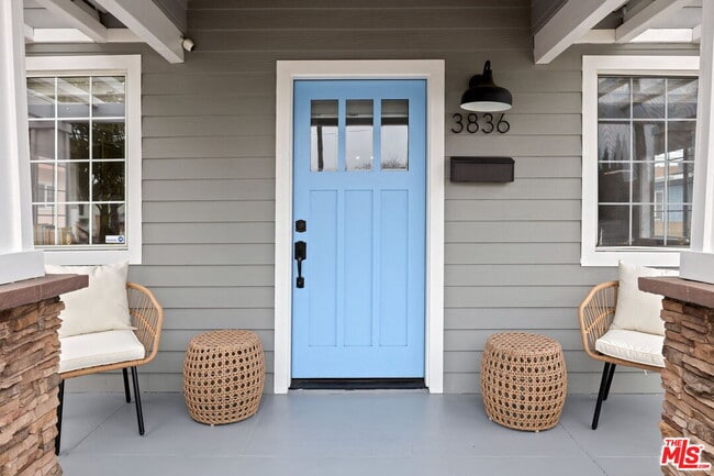 Photo - 3836 Seneca Ave