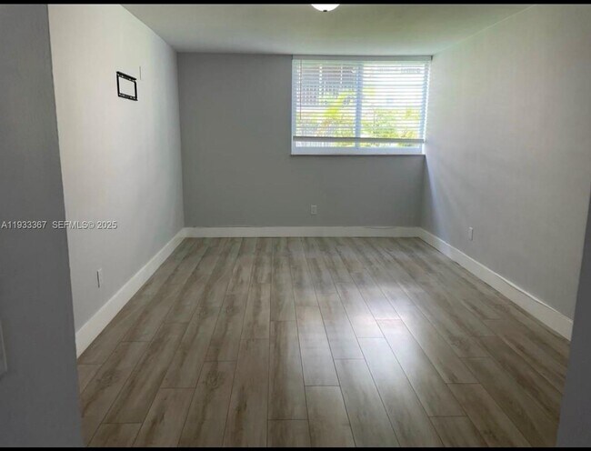 Photo - 8893 Fontainebleau Blvd Unidad 103